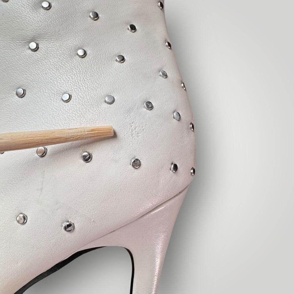 New Nine West Farrah Pointy Toe Stiletto Zip-Up Booties White w/ Studs, Wm's 9.5 - Picture 10 of 11